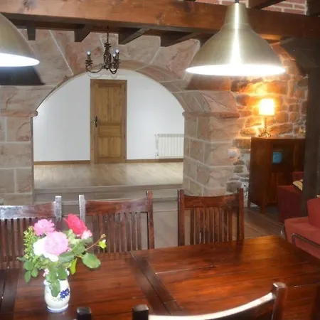 בית נופש Casa De Pueblo Golondrinas De Luena