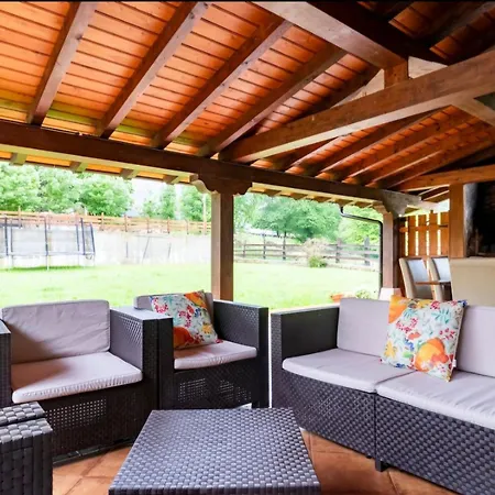 בית נופש Casa De Pueblo Golondrinas De Luena