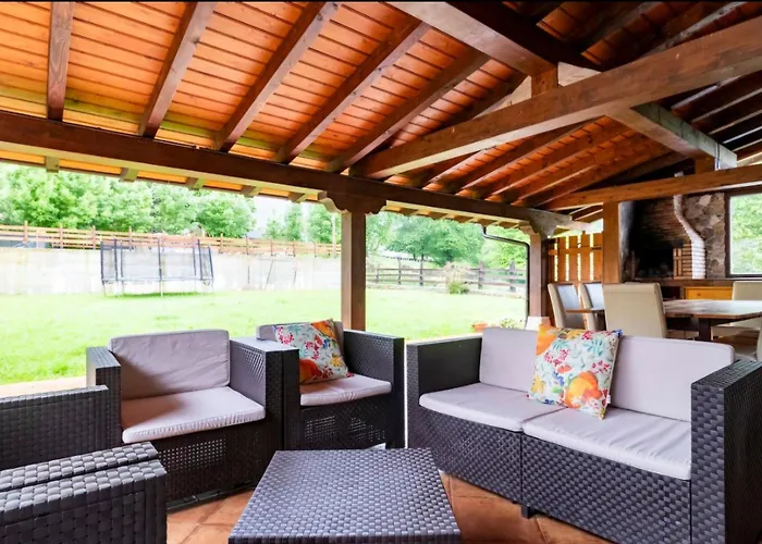 בית נופש Casa De Pueblo Golondrinas De Luena